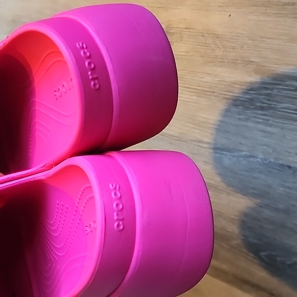 CROCS Vibrant Pink Slippers - Picture 9 of 15